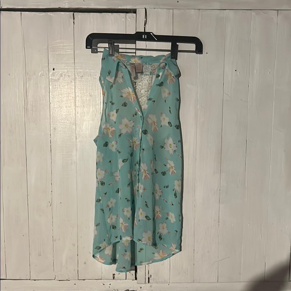 Floral Sleeveless Blouse